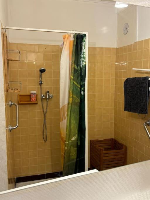 Maison De Ville Proche Mer, En Camargue Sur Le Chemin De Saint Jacques De Compostelle, Clim Reversible Vauvert Luaran gambar