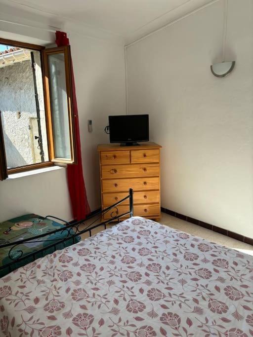 Maison De Ville Proche Mer, En Camargue Sur Le Chemin De Saint Jacques De Compostelle, Clim Reversible Vauvert Luaran gambar