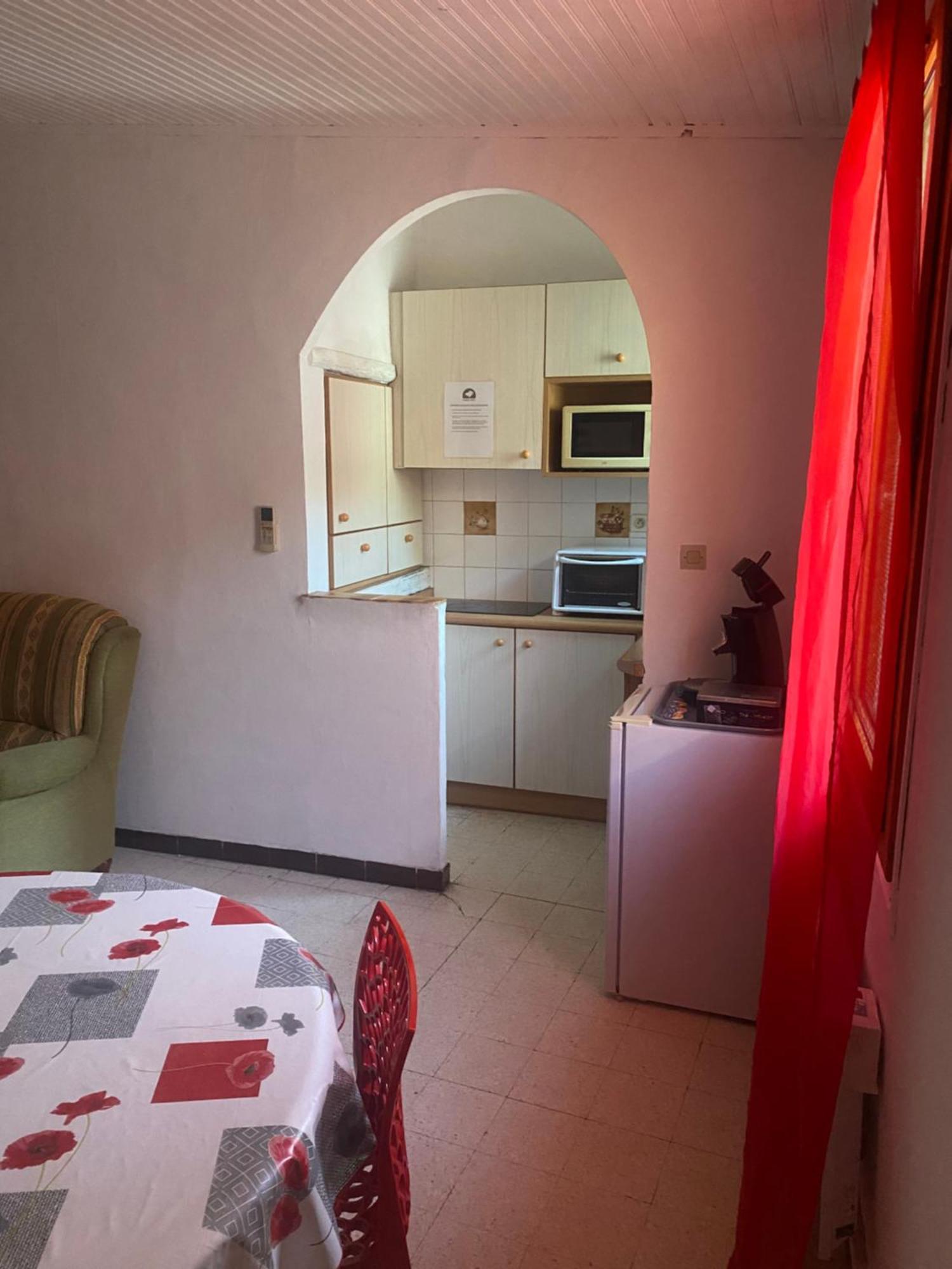 Maison De Ville Proche Mer, En Camargue Sur Le Chemin De Saint Jacques De Compostelle, Clim Reversible Vauvert Luaran gambar